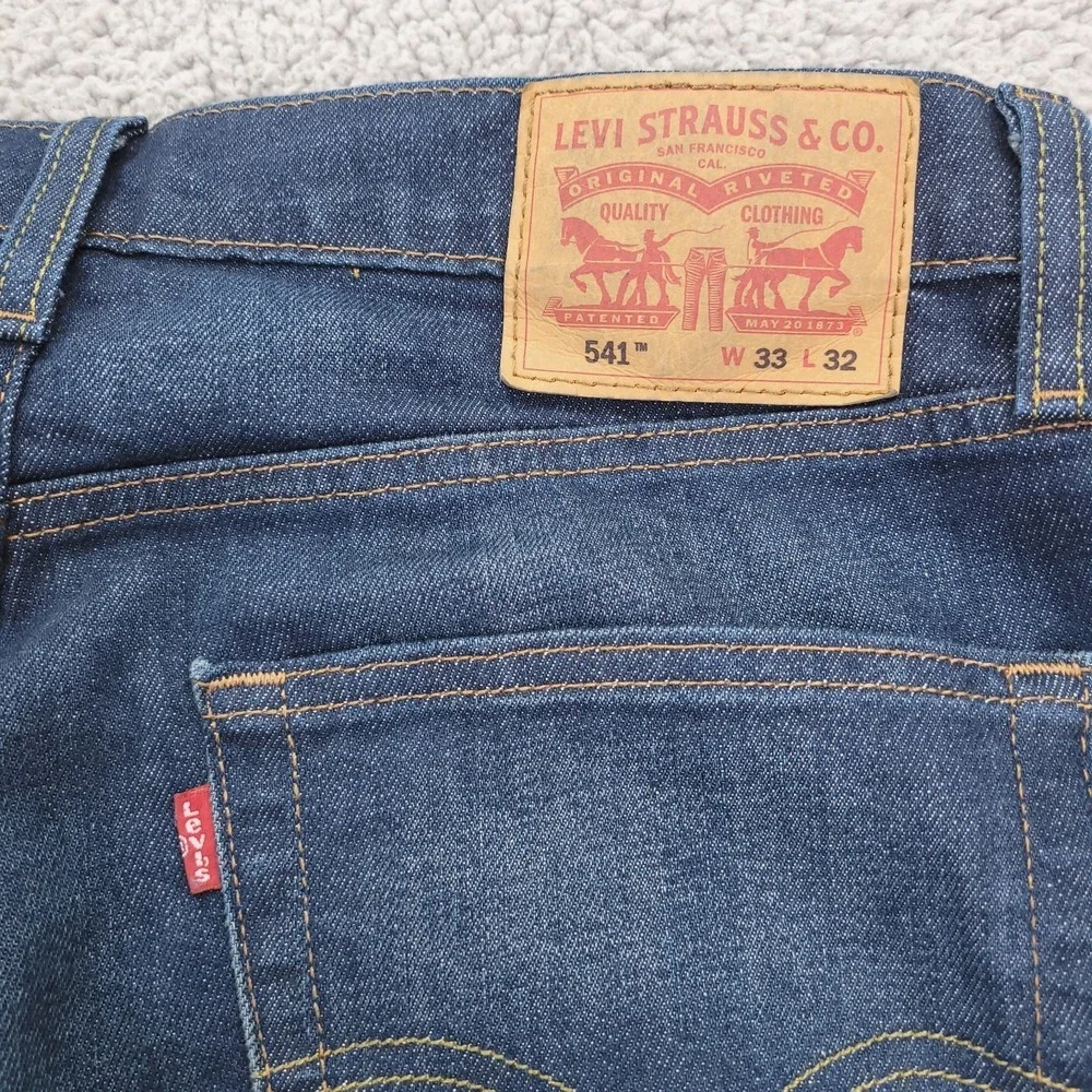 LEVIS 541 Jeans Mens Size 33x32 Athletic Fit Tapered Leg Dark Wash Stretch Denim